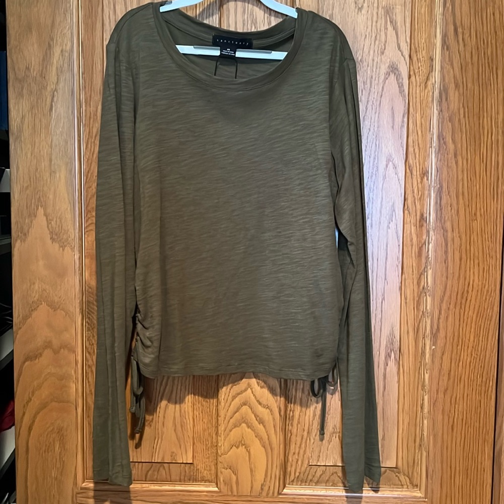 Sanctuary  XS olive green lightweight top